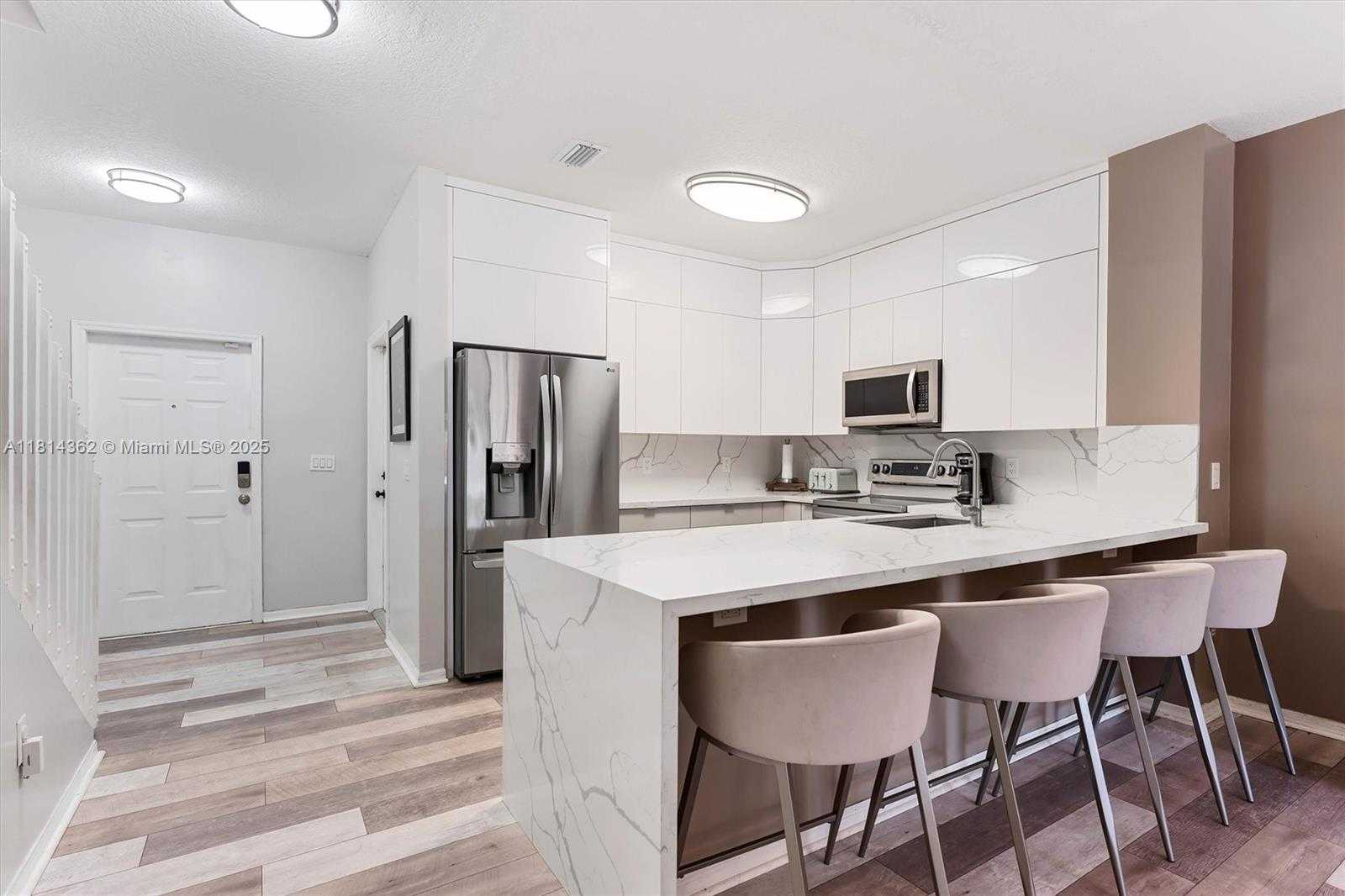 Small Image of 1114 NORTH WEST 100TH AVE, Pembroke Pines Number 4