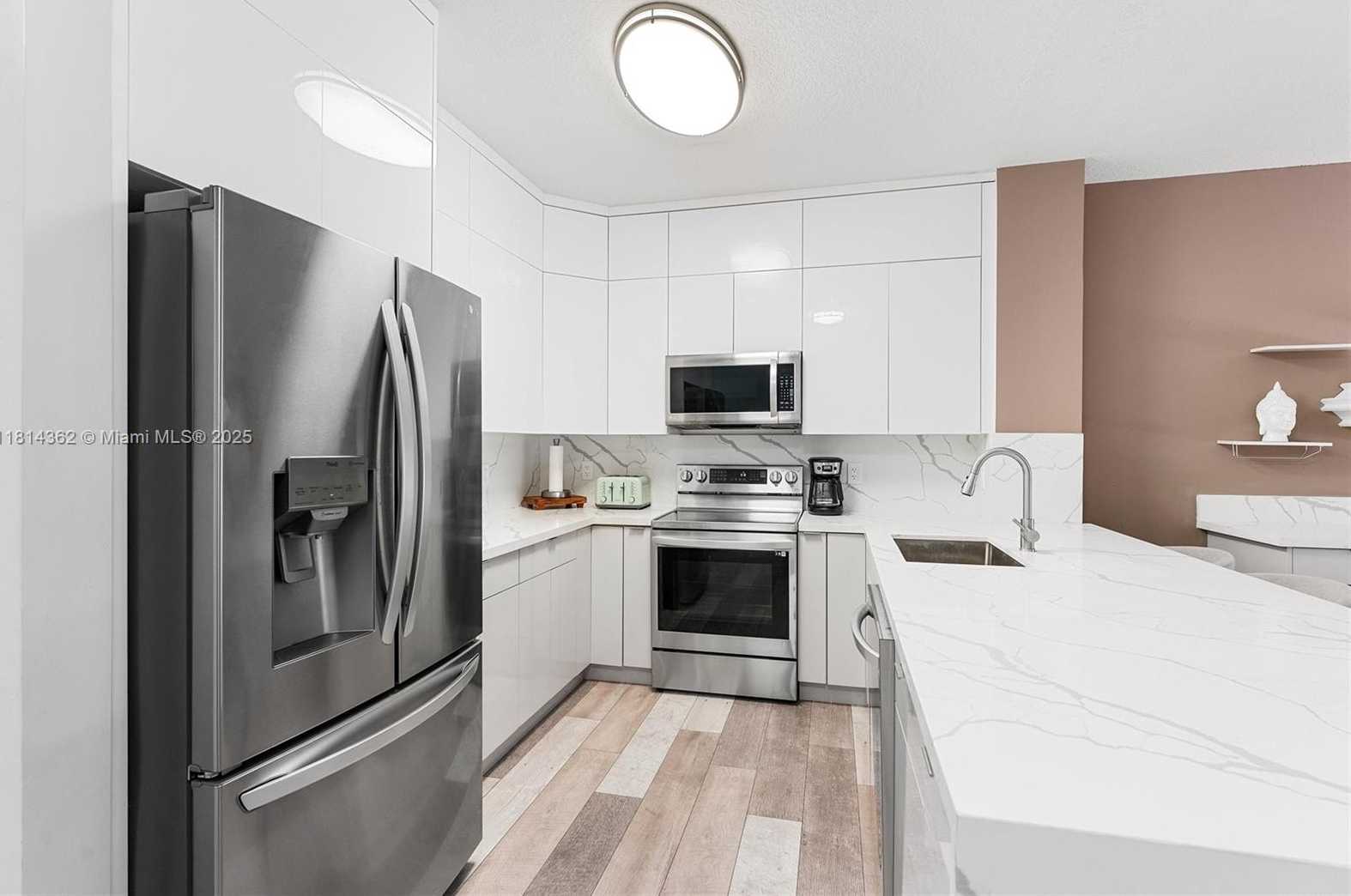 Small Image of 1114 NORTH WEST 100TH AVE, Pembroke Pines Number 6