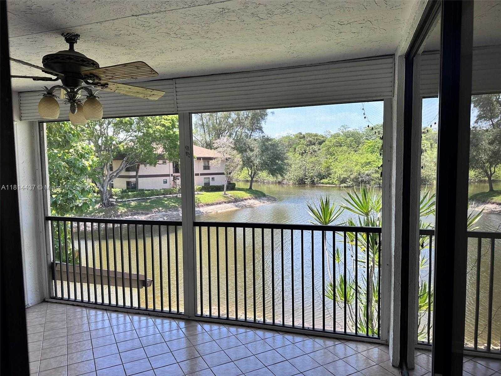 Small Image of 2526 NORTH CARAMBOLA CIR N #1821, Coconut Creek Number 11