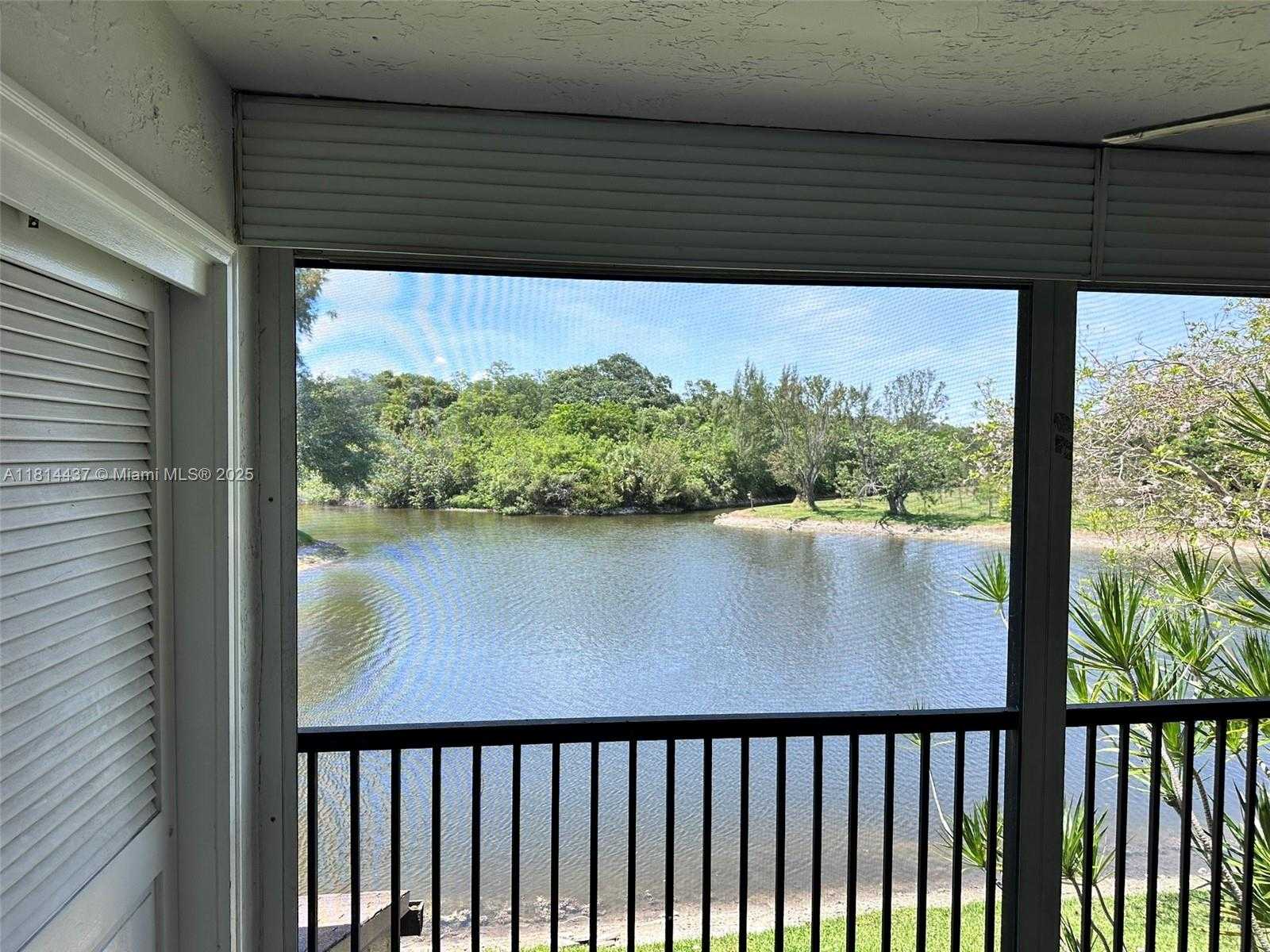 Small Image of 2526 NORTH CARAMBOLA CIR N #1821, Coconut Creek Number 13