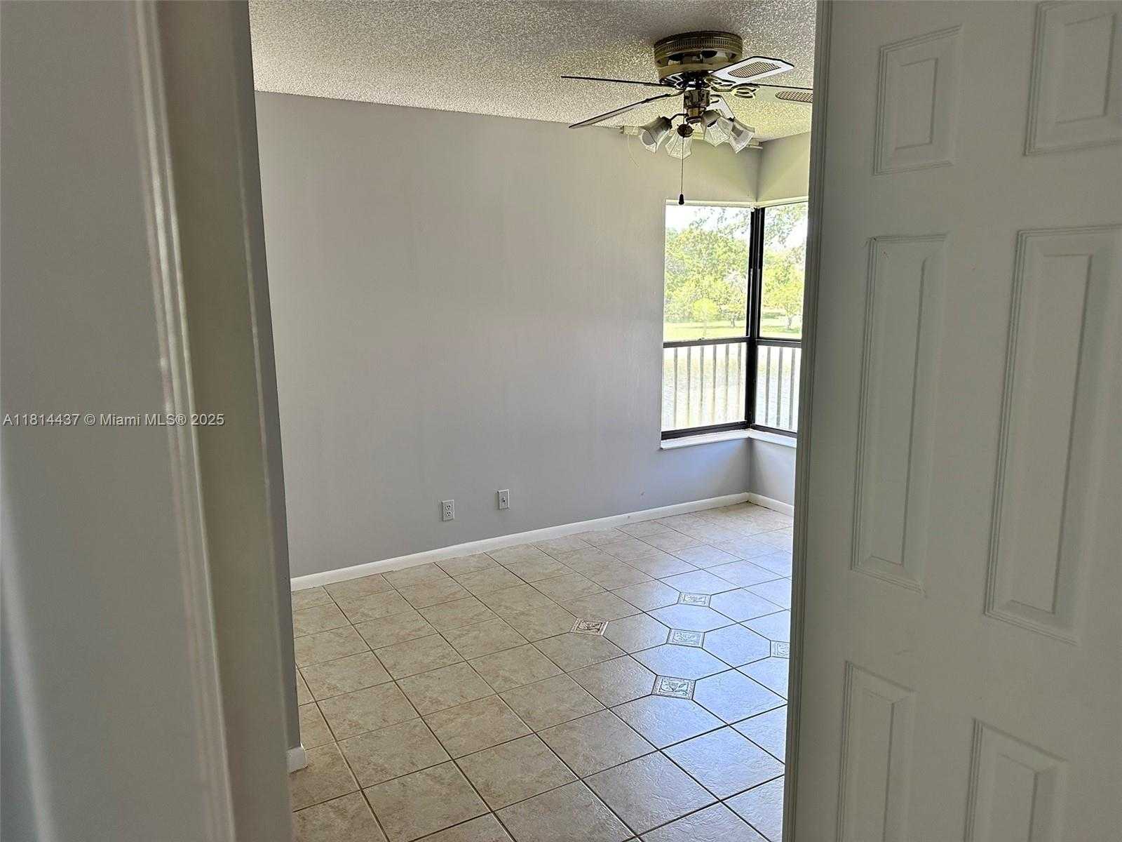 Small Image of 2526 NORTH CARAMBOLA CIR N #1821, Coconut Creek Number 15