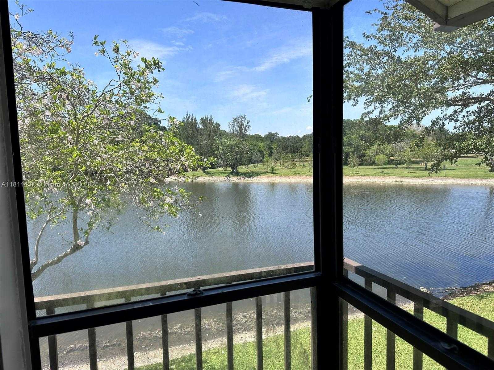 Small Image of 2526 NORTH CARAMBOLA CIR N #1821, Coconut Creek Number 17