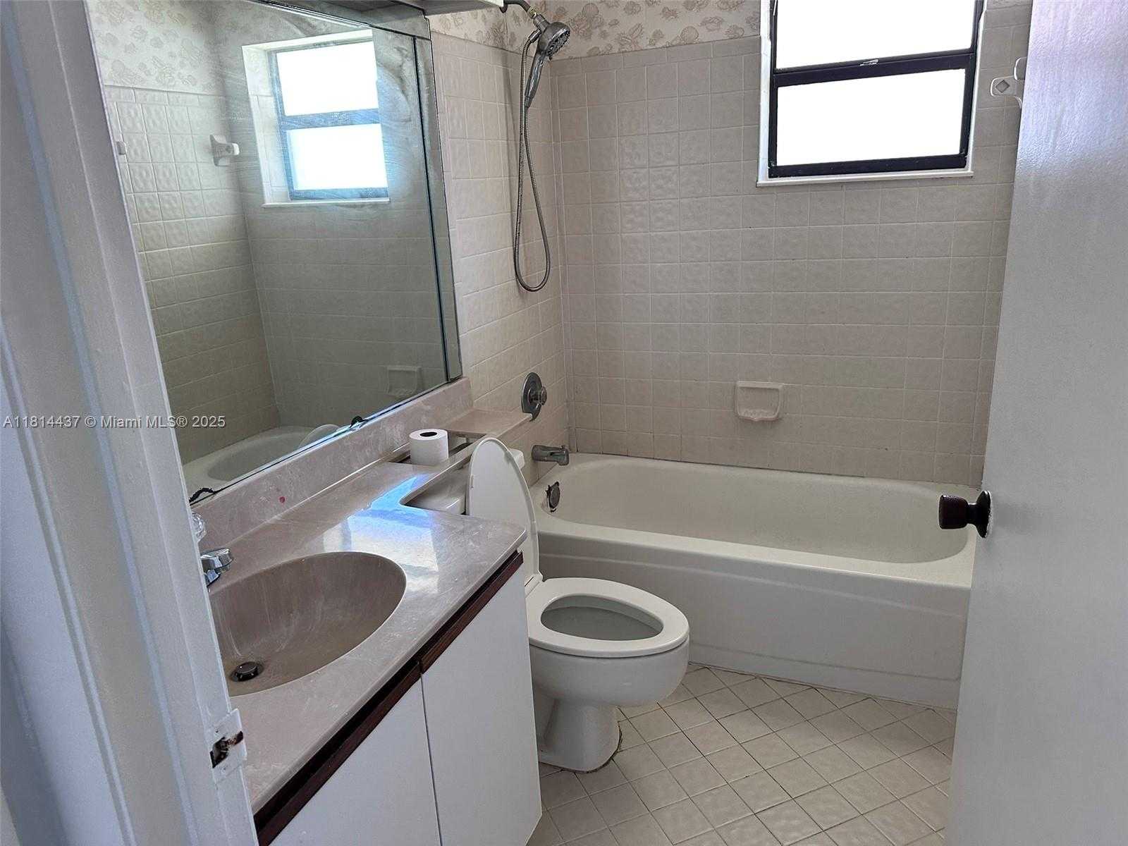 Small Image of 2526 NORTH CARAMBOLA CIR N #1821, Coconut Creek Number 19