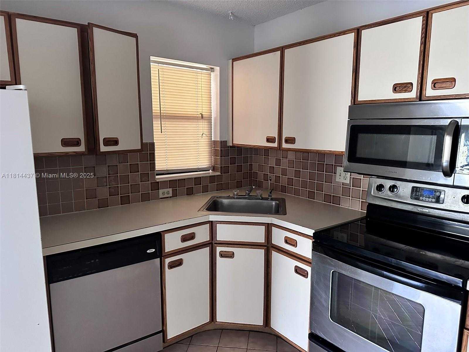 Small Image of 2526 NORTH CARAMBOLA CIR N #1821, Coconut Creek Number 7