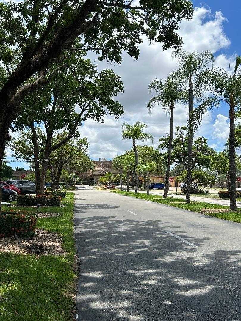 Small Image of 110 GATE RD #2-64, Hollywood Number 6