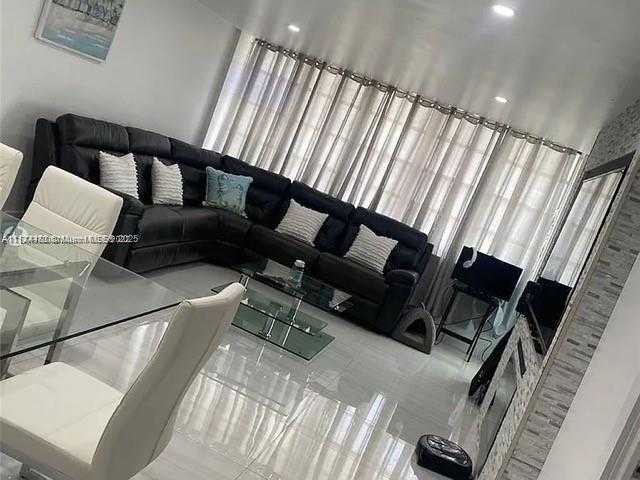 Small Image of 1801 SOUTH OCEAN DR #1040, Hallandale Beach Number 4