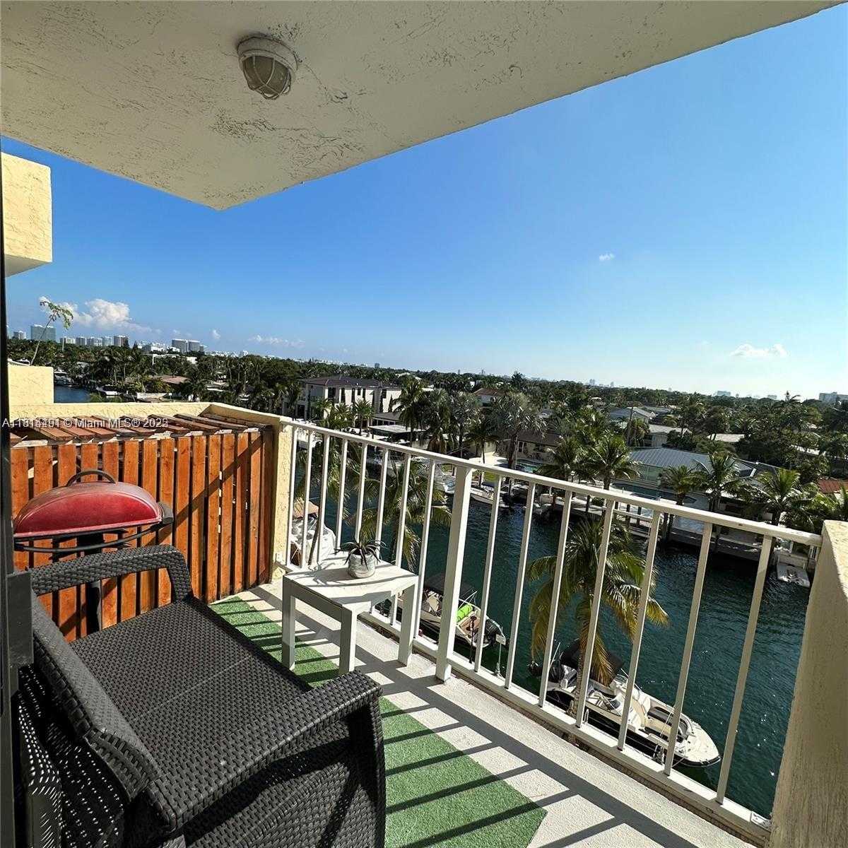 Small Image of 2350 NORTH EAST 135TH ST #505, North Miami Number 14