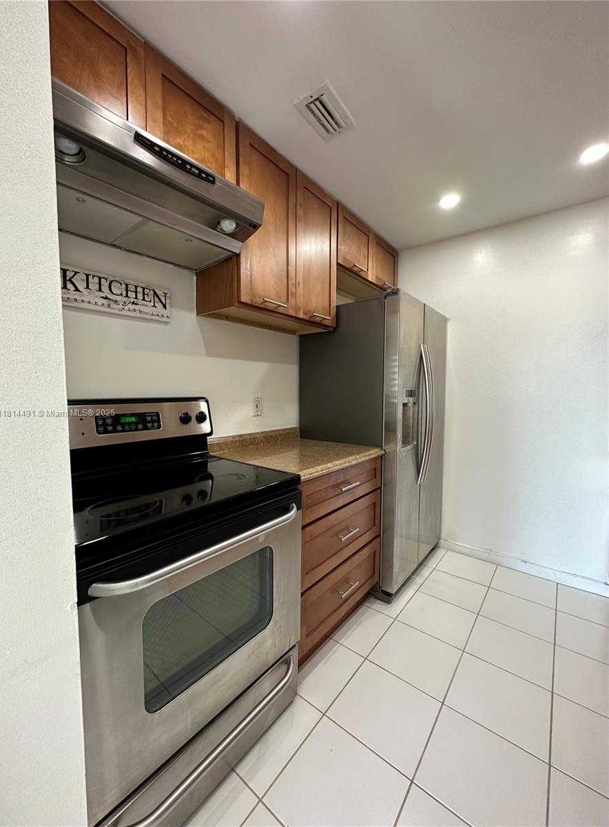 Small Image of 2350 NORTH EAST 135TH ST #505, North Miami Number 3