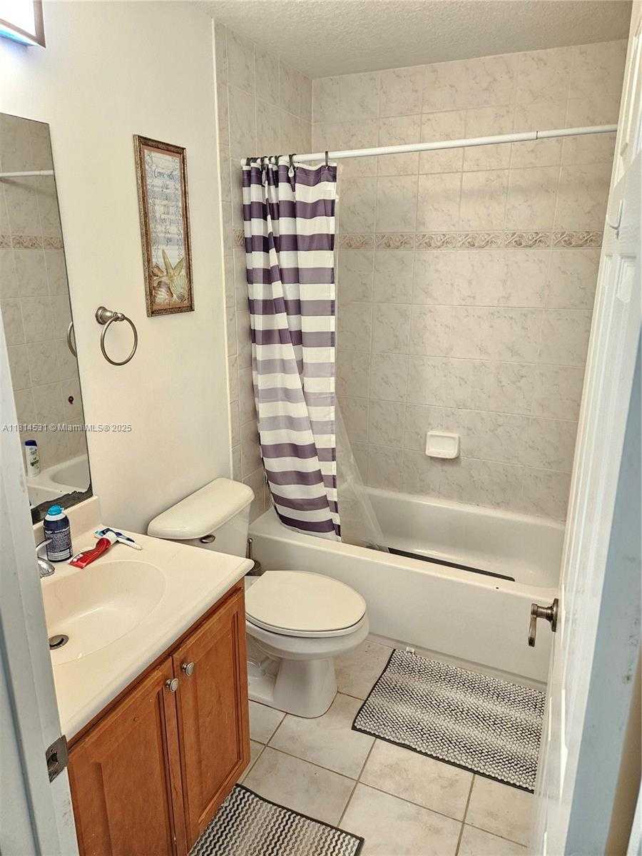 Small Image of 9279 CHAMBERS ST, Tamarac Number 16