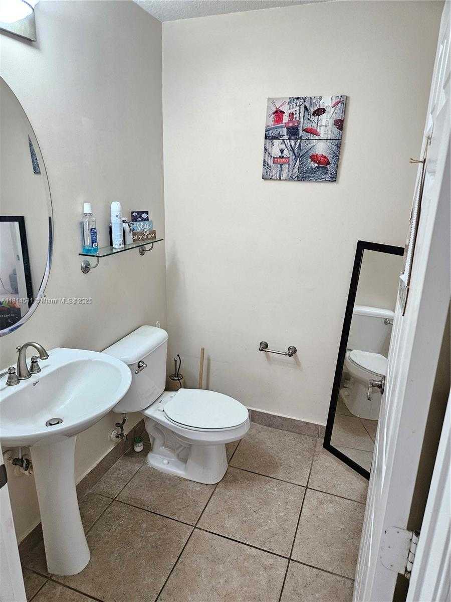 Small Image of 9279 CHAMBERS ST, Tamarac Number 17