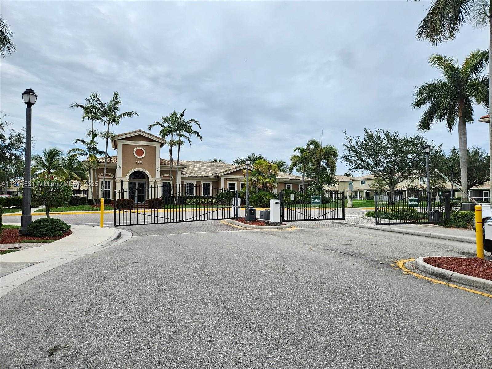 Small Image of 9279 CHAMBERS ST, Tamarac Number 18