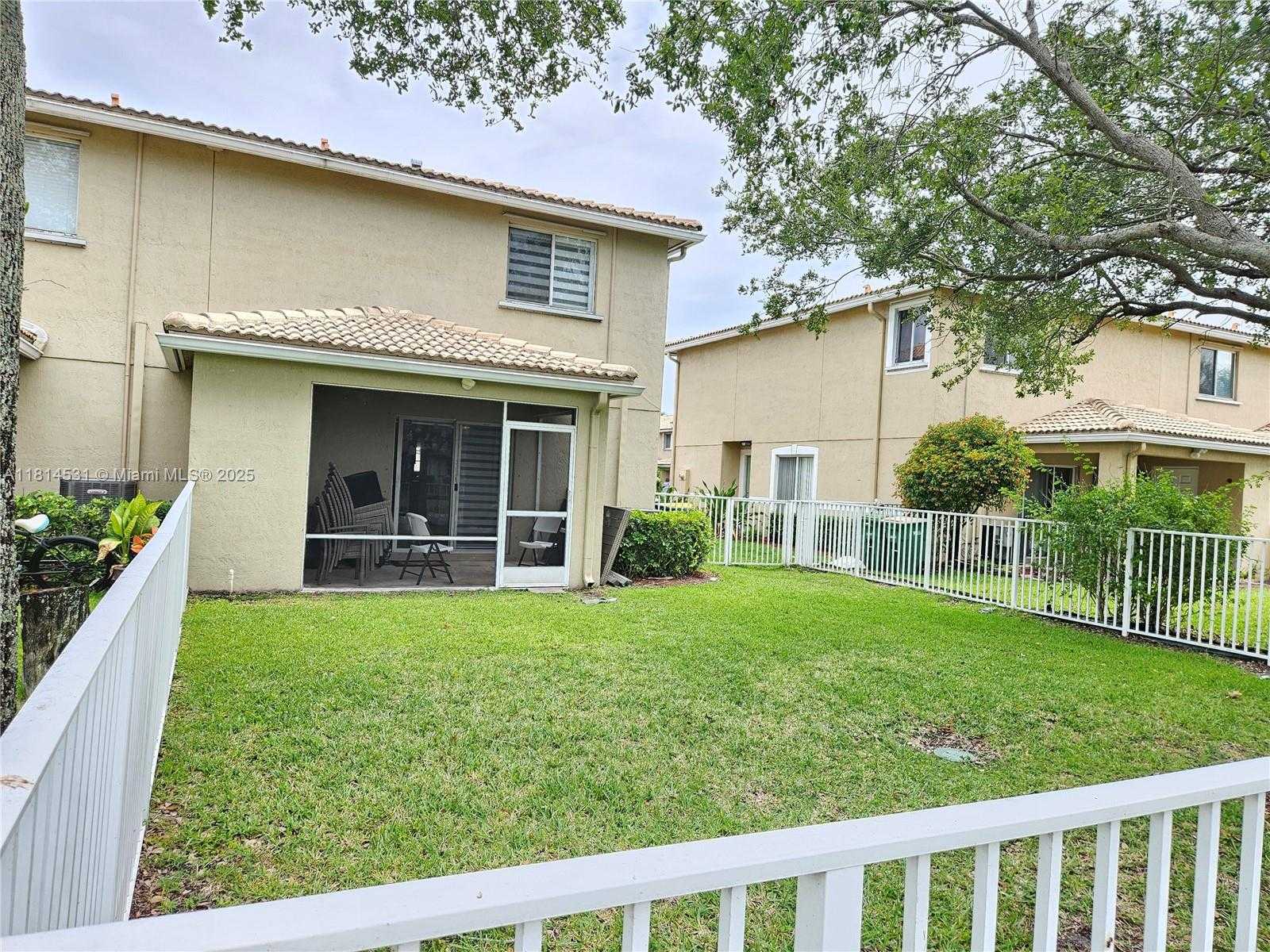 Small Image of 9279 CHAMBERS ST, Tamarac Number 2