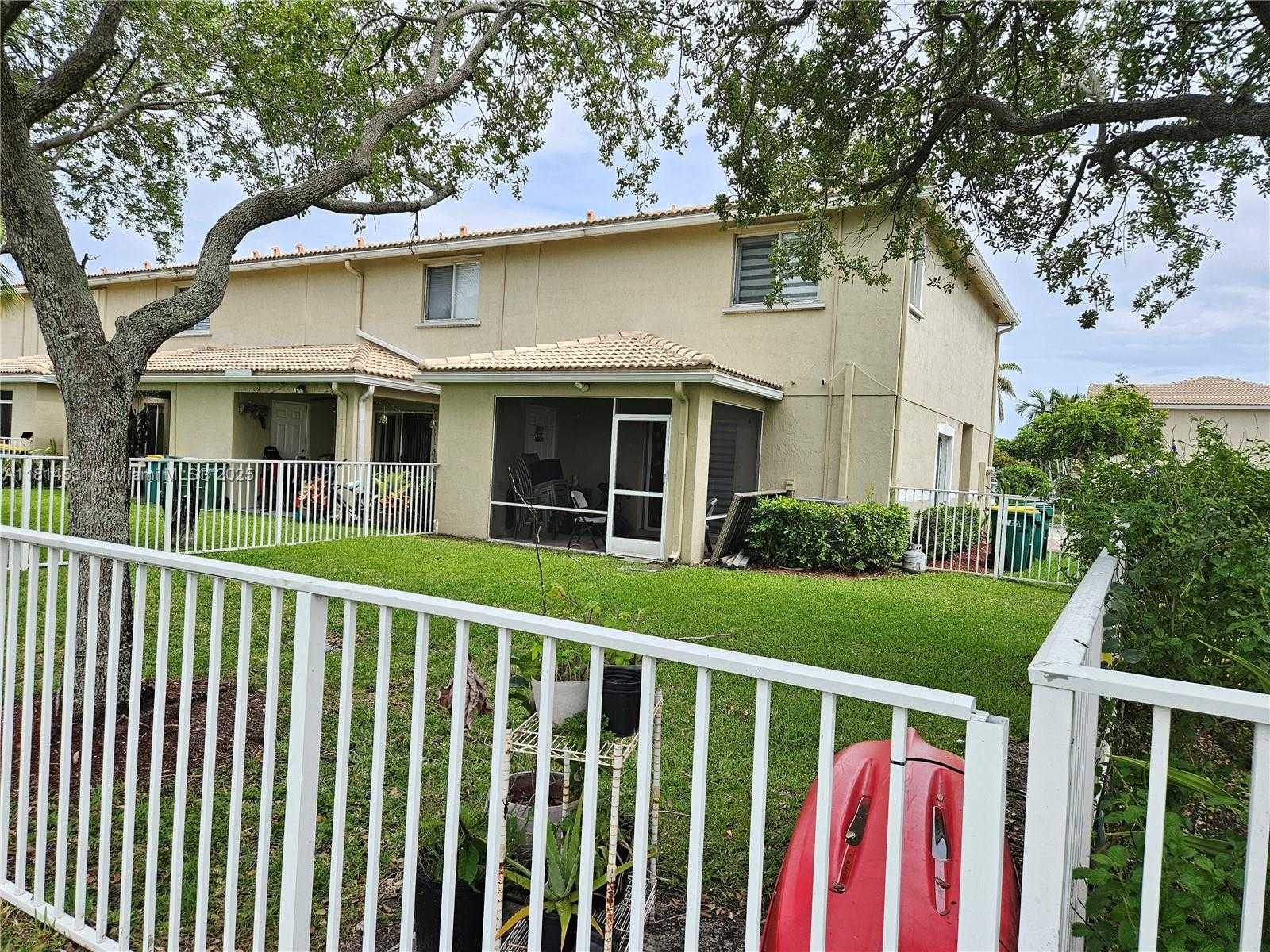 Small Image of 9279 CHAMBERS ST, Tamarac Number 4