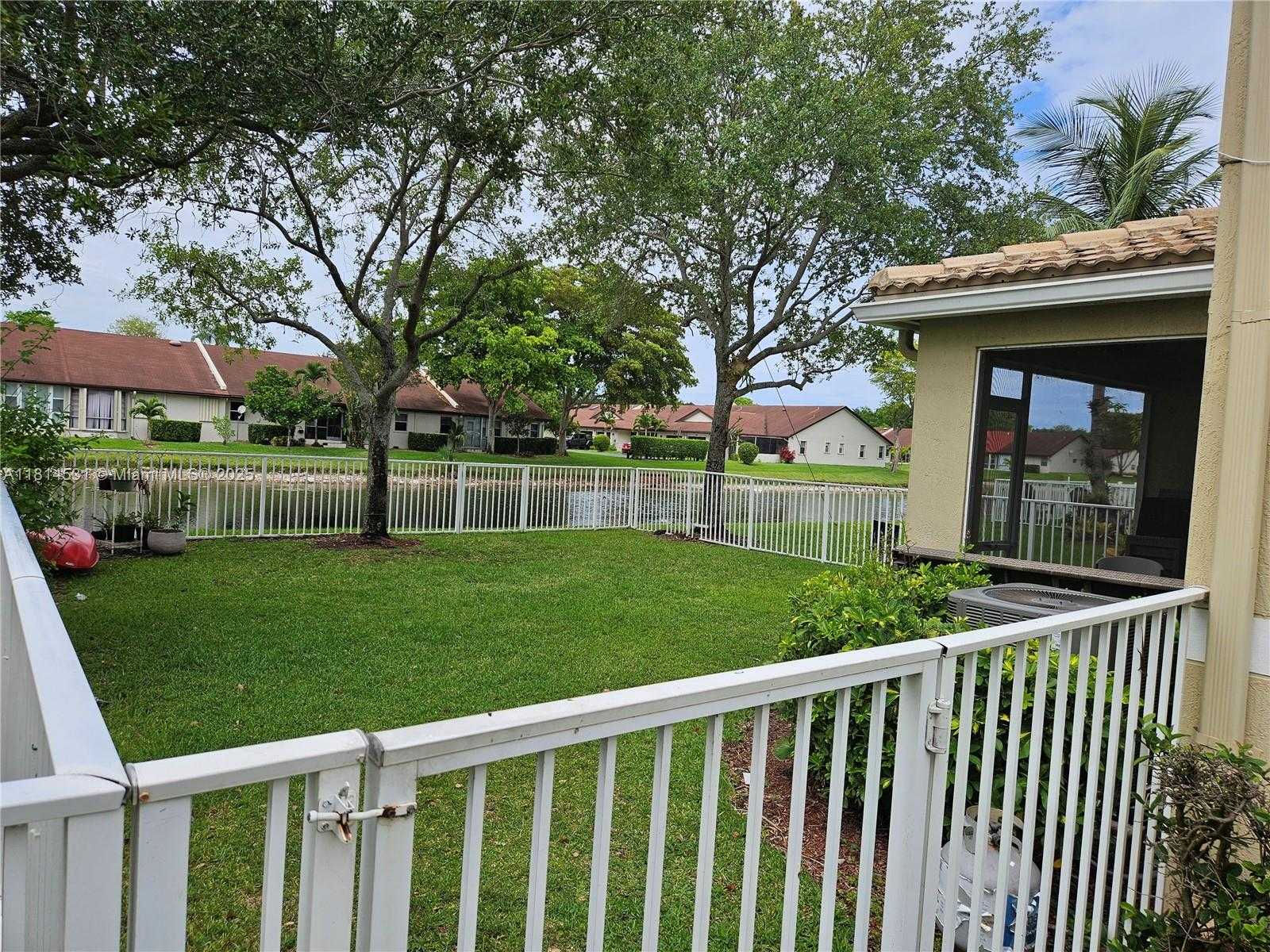 Small Image of 9279 CHAMBERS ST, Tamarac Number 6