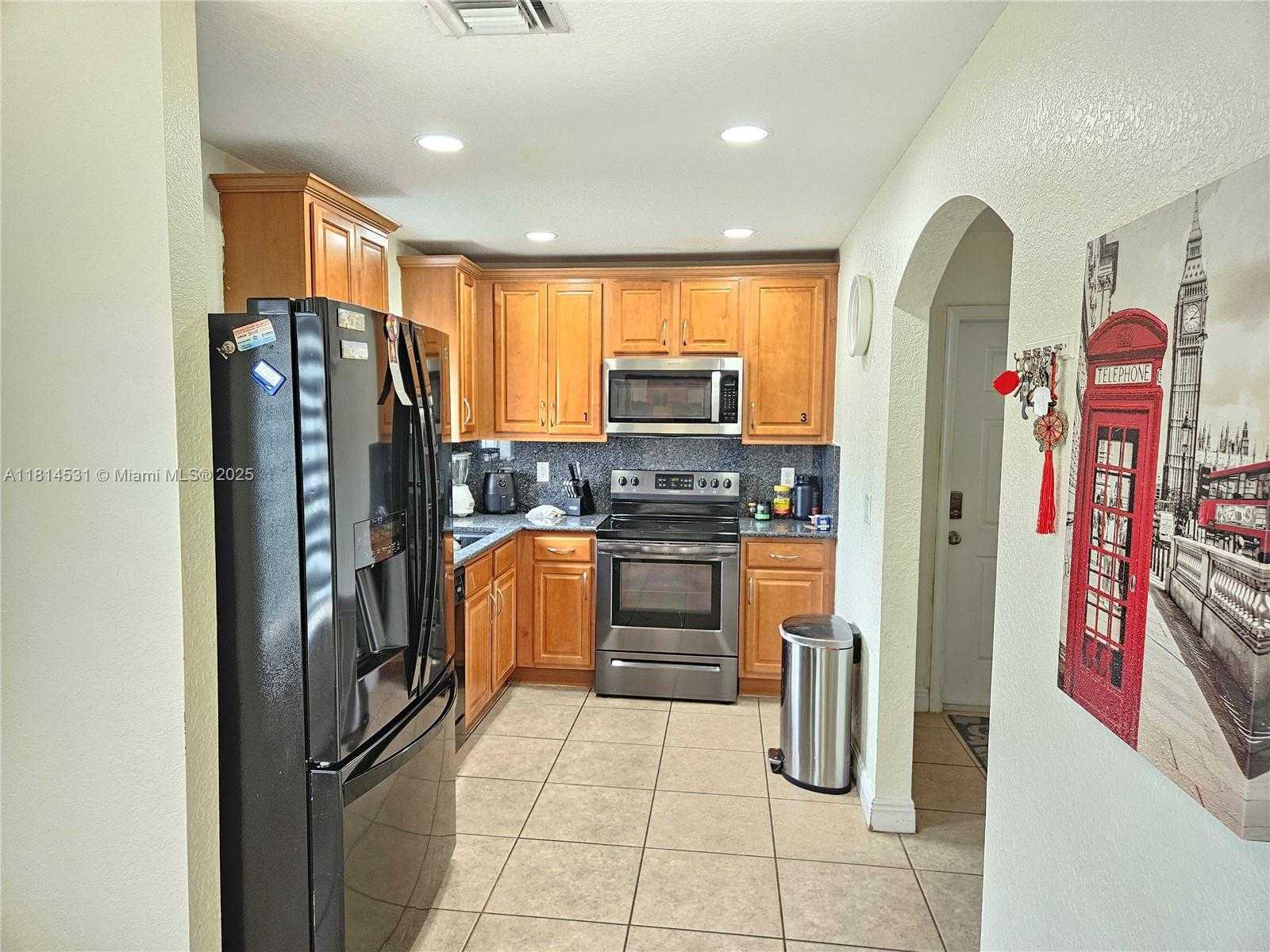 Small Image of 9279 CHAMBERS ST, Tamarac Number 9