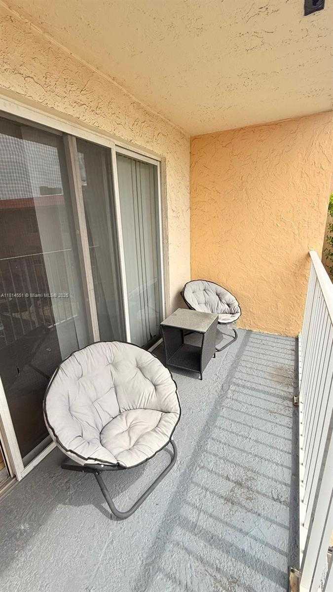Small Image of 5112 NORTH WEST 79TH AVE #305, Doral Number 14