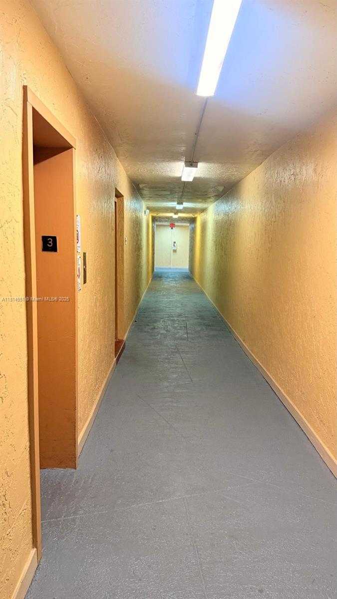 Small Image of 5112 NORTH WEST 79TH AVE #305, Doral Number 16
