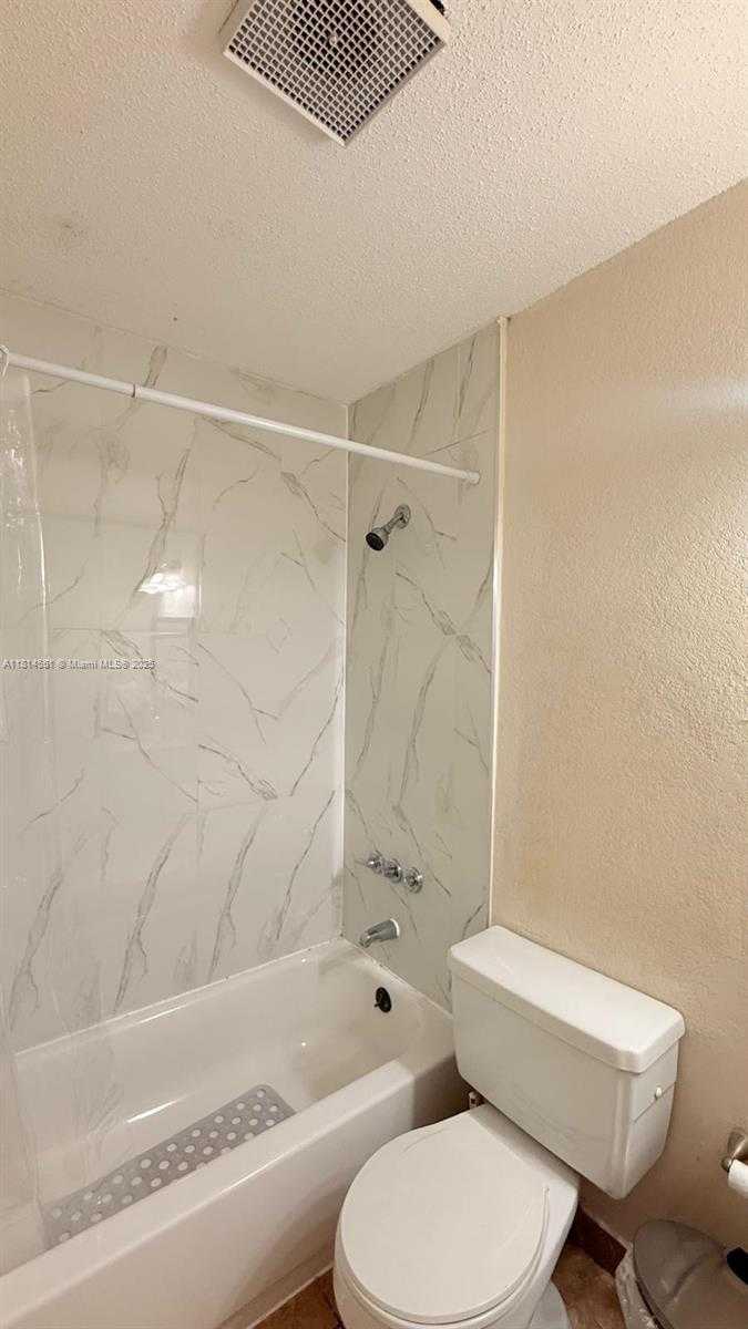 Small Image of 5112 NORTH WEST 79TH AVE #305, Doral Number 8