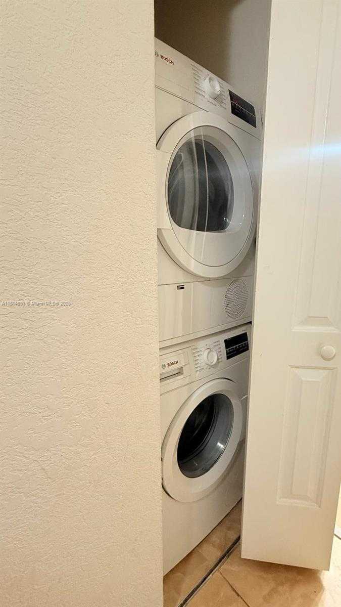 Small Image of 5112 NORTH WEST 79TH AVE #305, Doral Number 9
