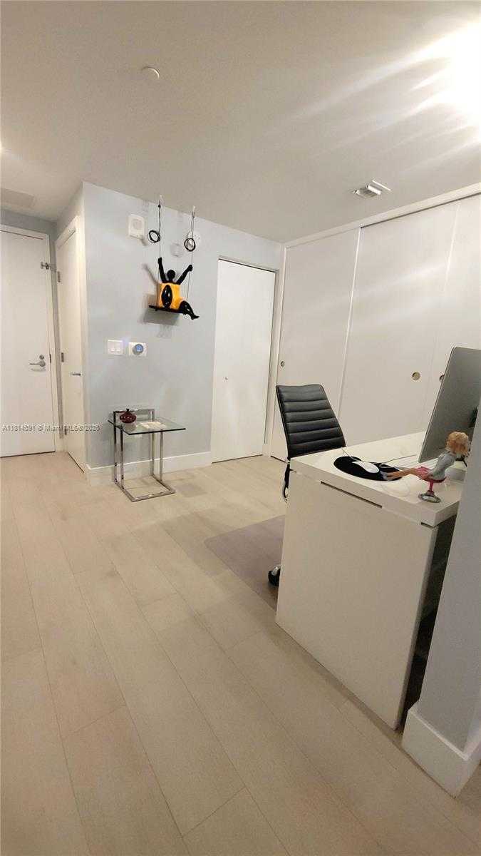 Imagen de Pequeño Objeto