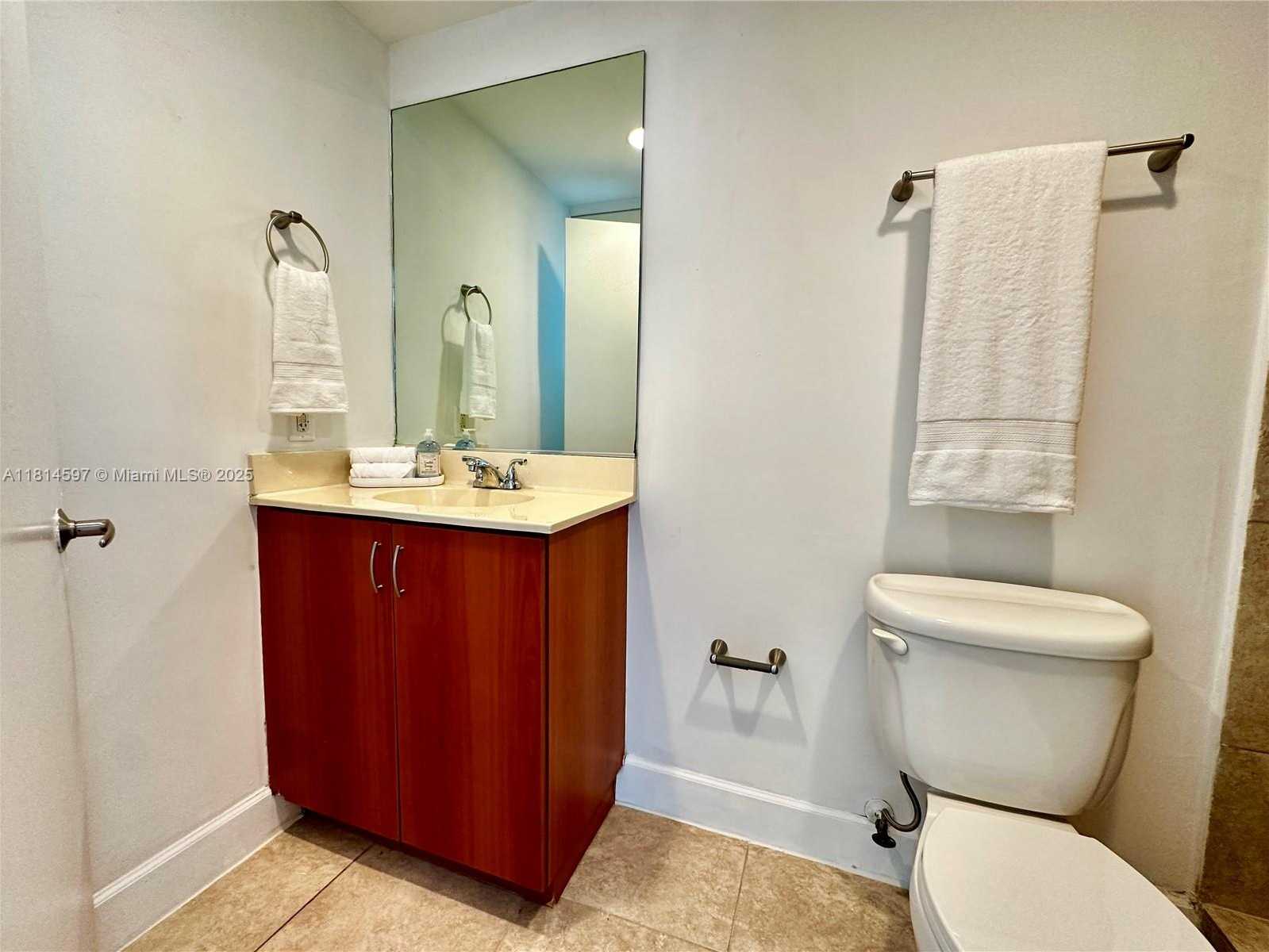 Small Image of 7501 EAST TREASURE DR #1P, North Bay Village Number 10