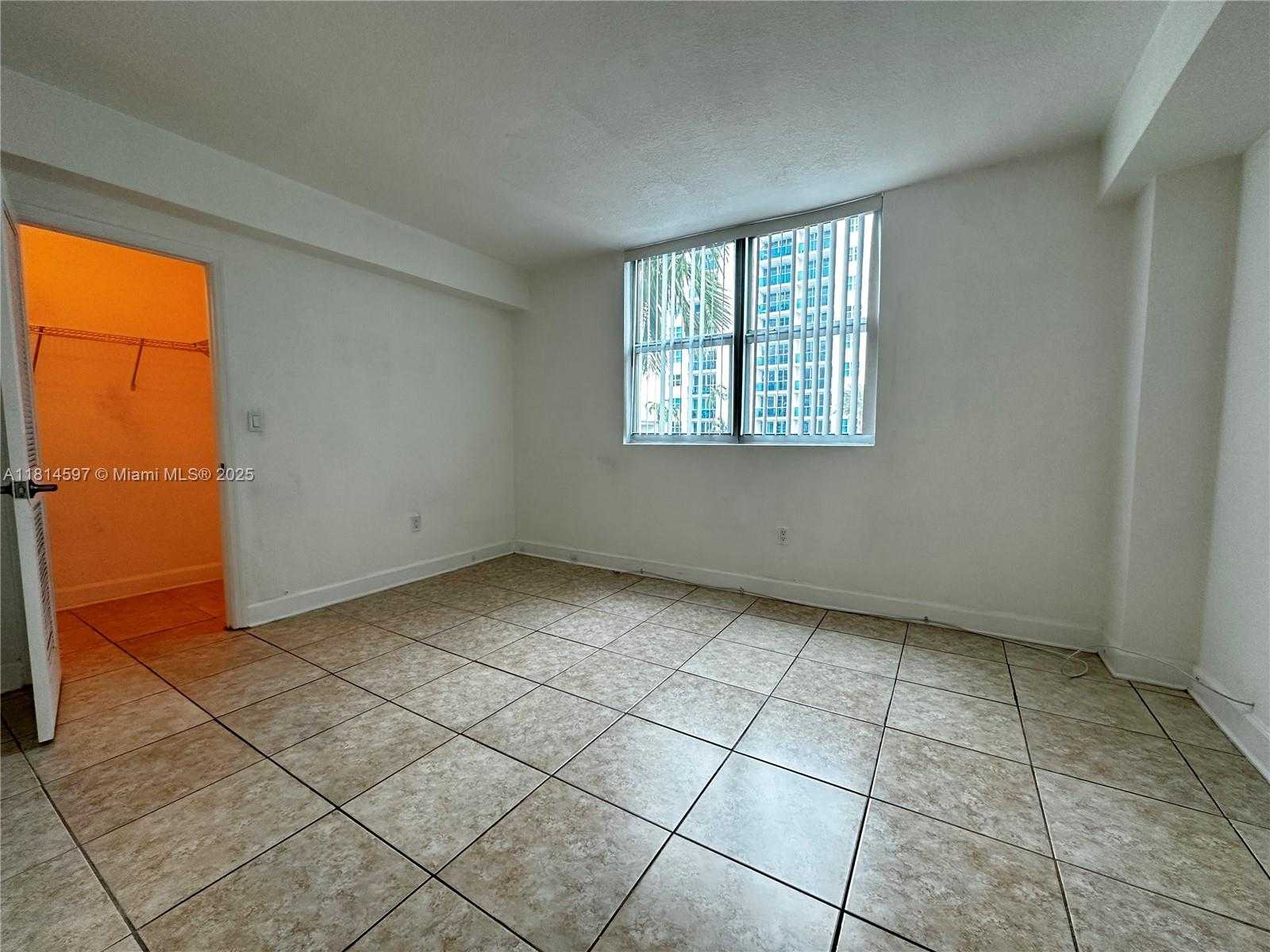 Small Image of 7501 EAST TREASURE DR #1P, North Bay Village Number 16