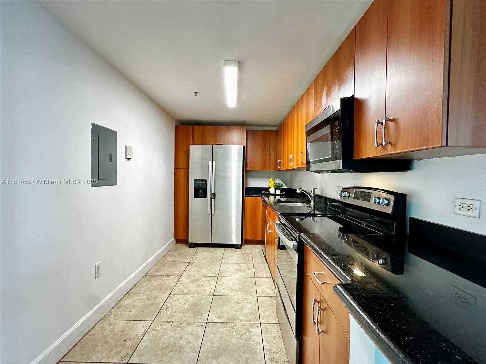 Small Image of 7501 EAST TREASURE DR #1P, North Bay Village Number 2