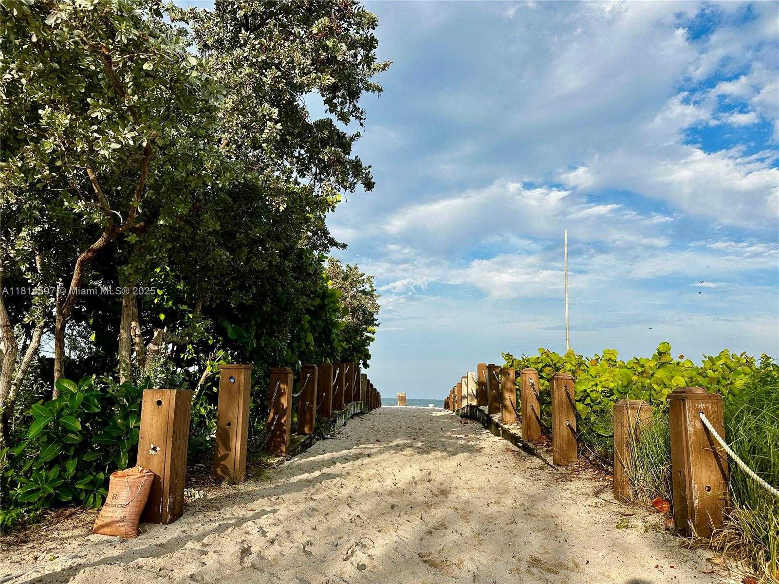 Small Image of 7501 EAST TREASURE DR #1P, North Bay Village Number 43