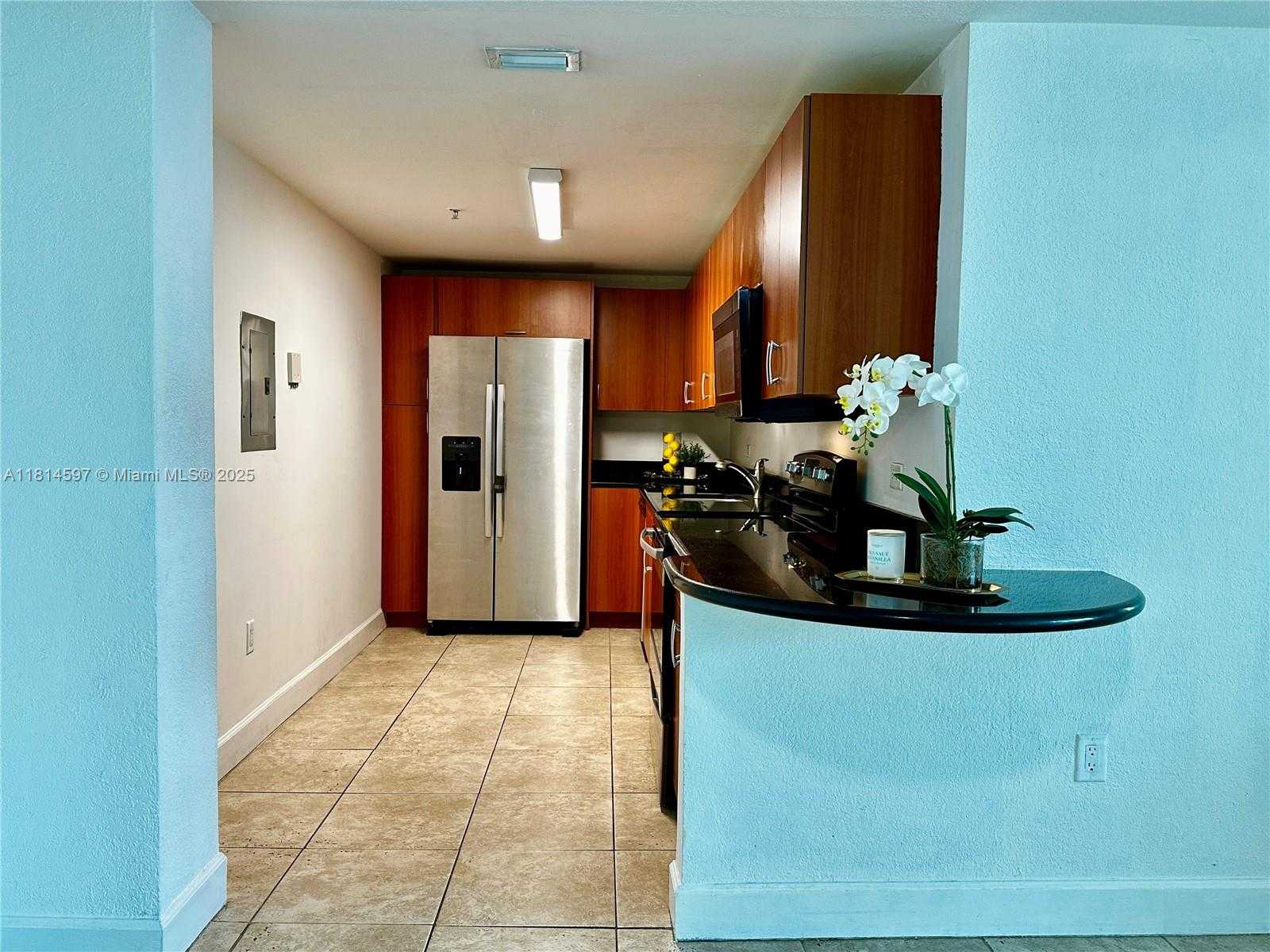 Small Image of 7501 EAST TREASURE DR #1P, North Bay Village Number 5