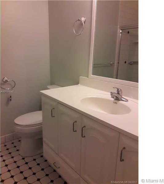 Small Image of 3302 FARRAGUT ST #5A, Hollywood Number 13