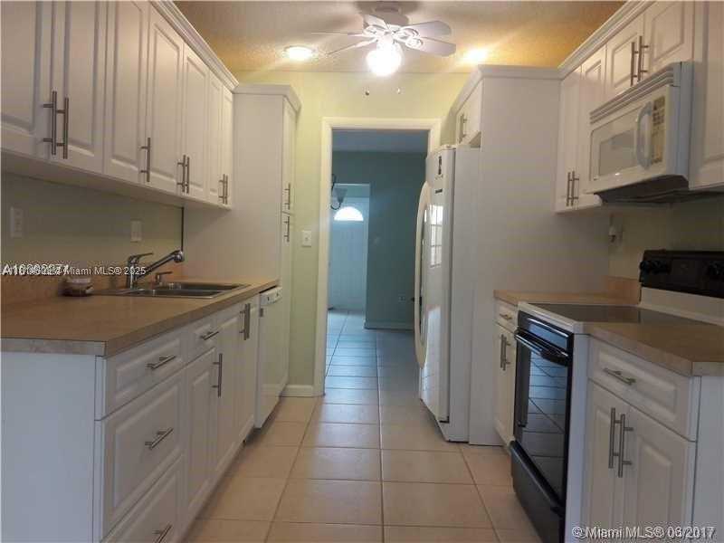 Small Image of 3302 FARRAGUT ST #5A, Hollywood Number 3