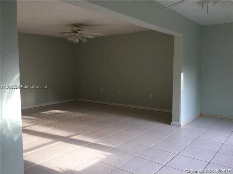 Small Image of 3302 FARRAGUT ST #5A, Hollywood Number 6