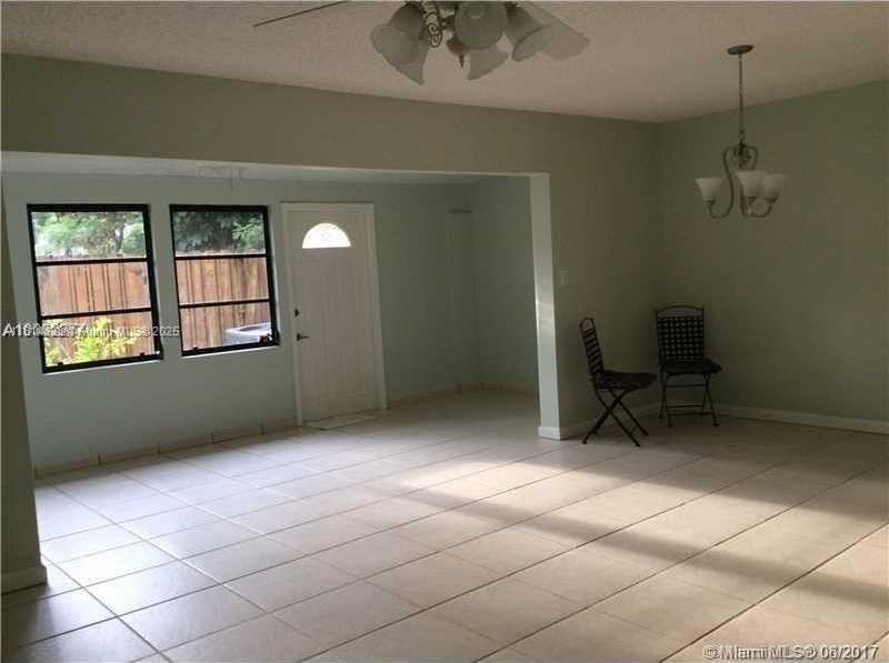 Small Image of 3302 FARRAGUT ST #5A, Hollywood Number 7