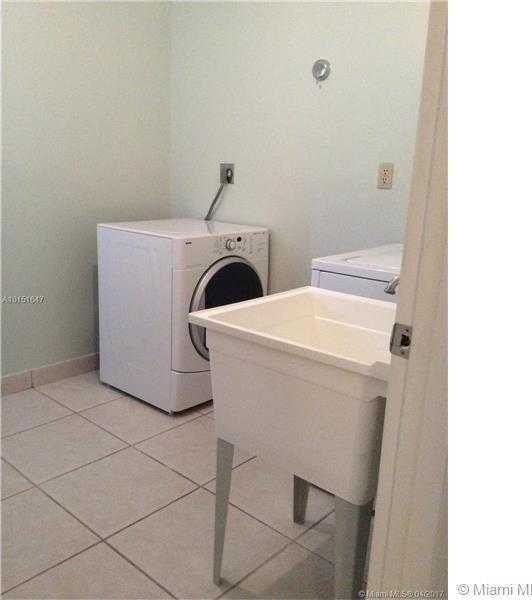 Small Image of 3302 FARRAGUT ST #5A, Hollywood Number 9