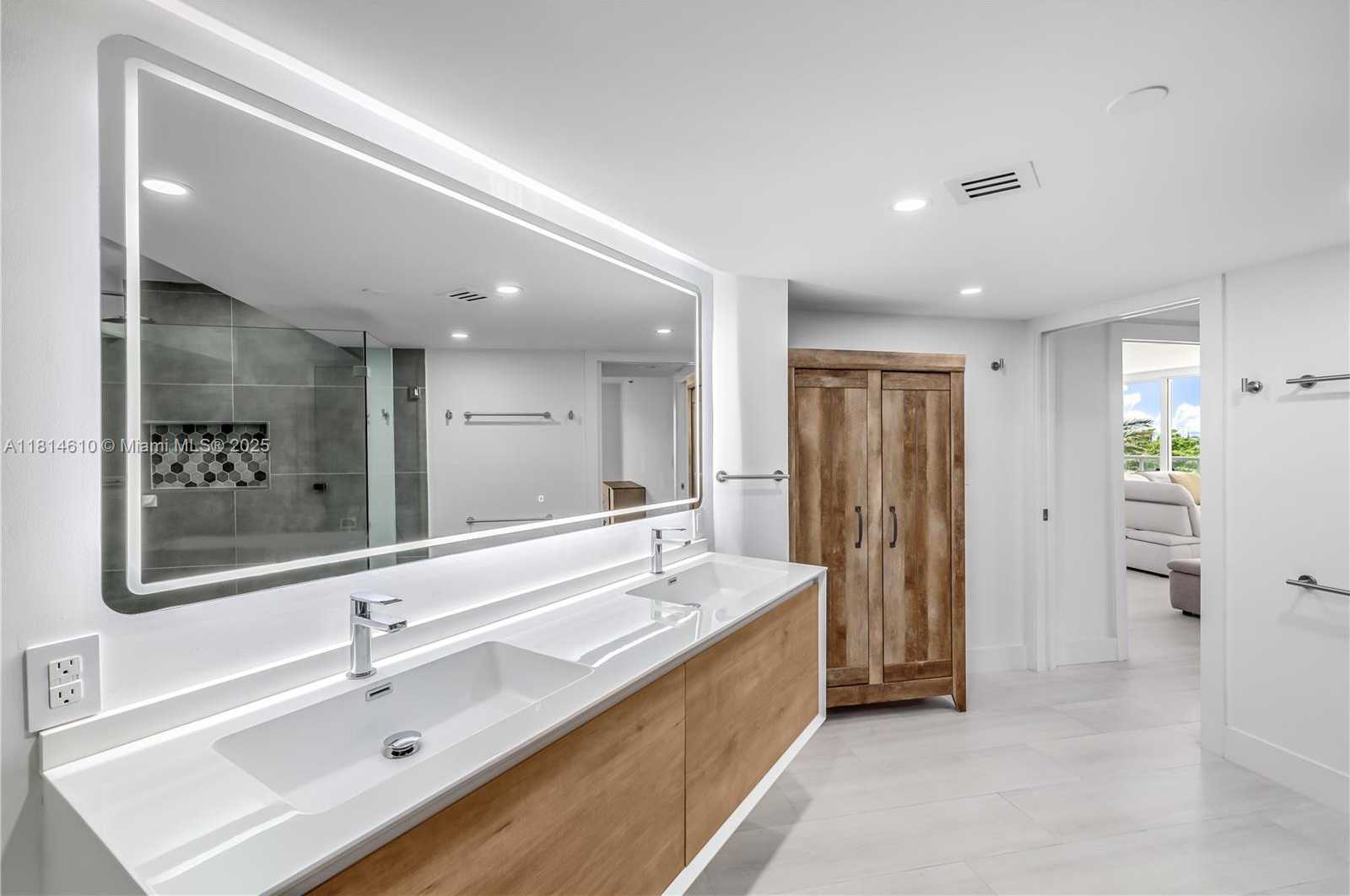 Small Image of 8855 COLLINS AVE #4G, Surfside Number 15