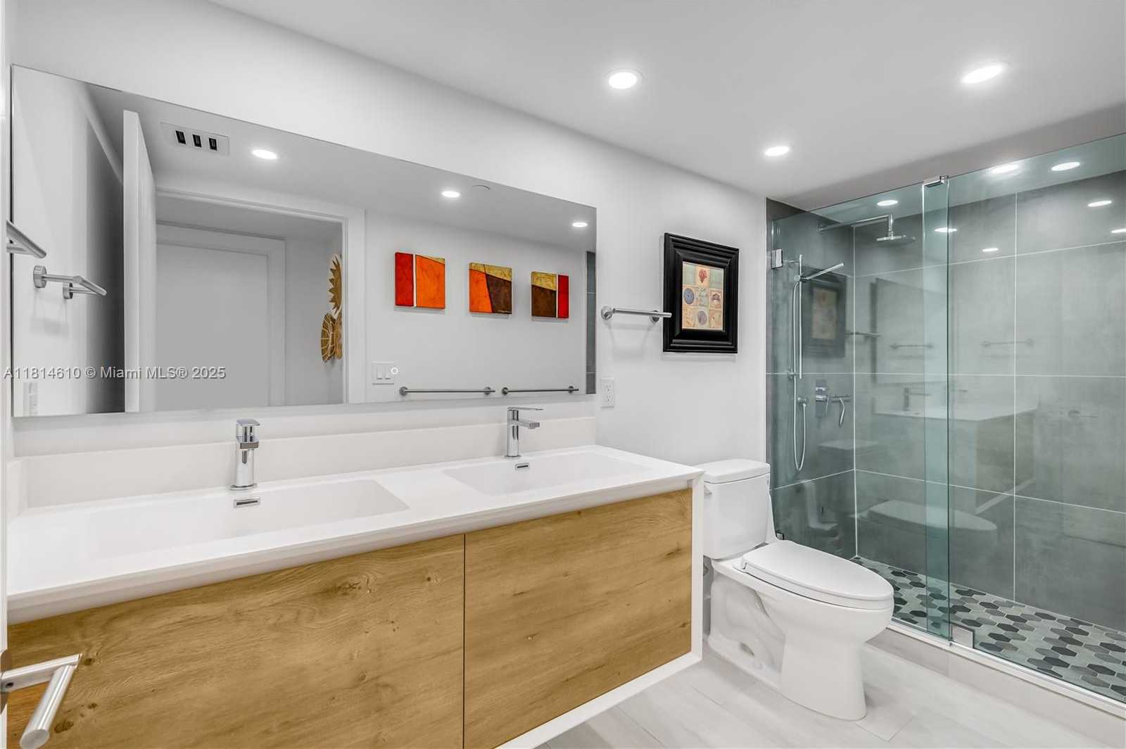 Small Image of 8855 COLLINS AVE #4G, Surfside Number 23
