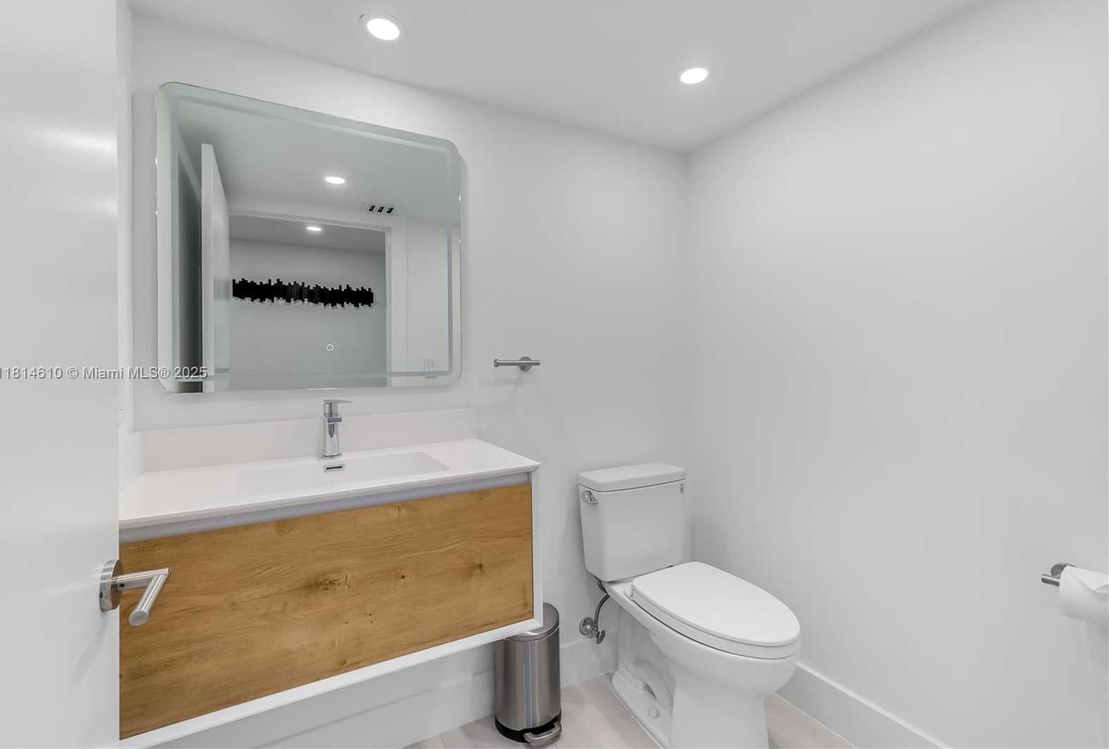 Small Image of 8855 COLLINS AVE #4G, Surfside Number 24