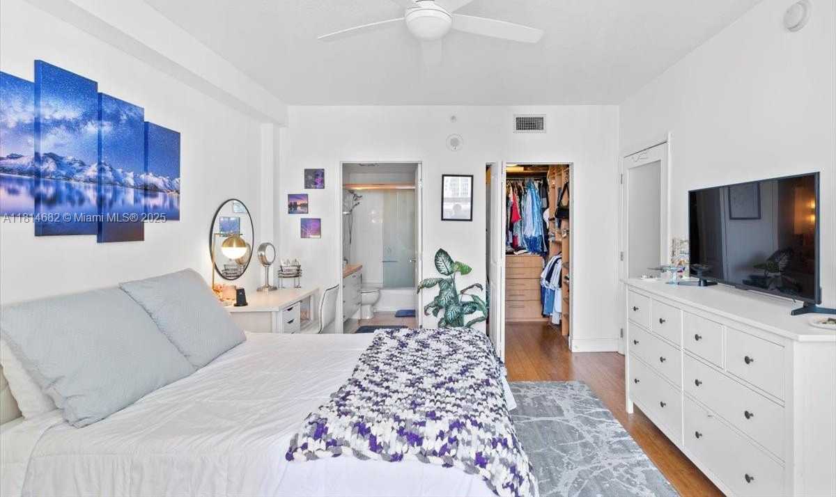 Small Image of 1250 SOUTH MIAMI AVE #2208, Miami Number 15
