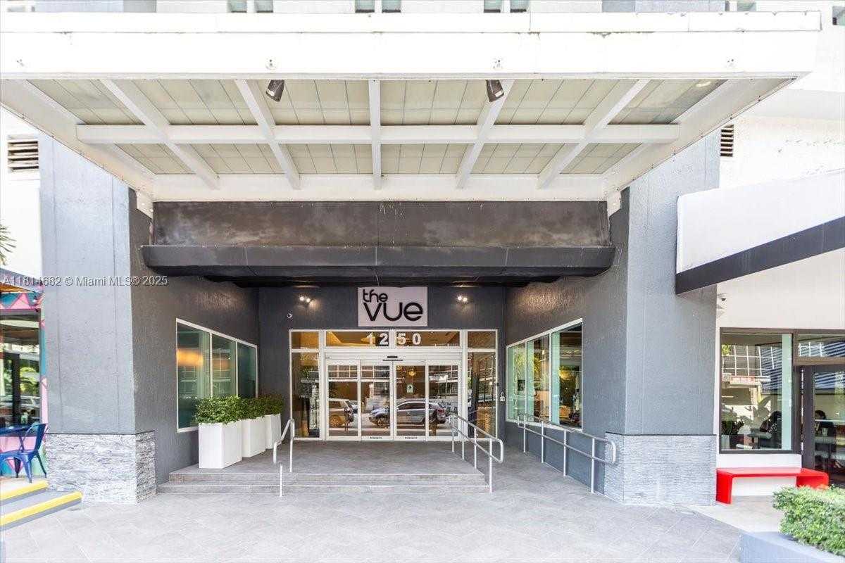 Small Image of 1250 SOUTH MIAMI AVE #2208, Miami Number 19