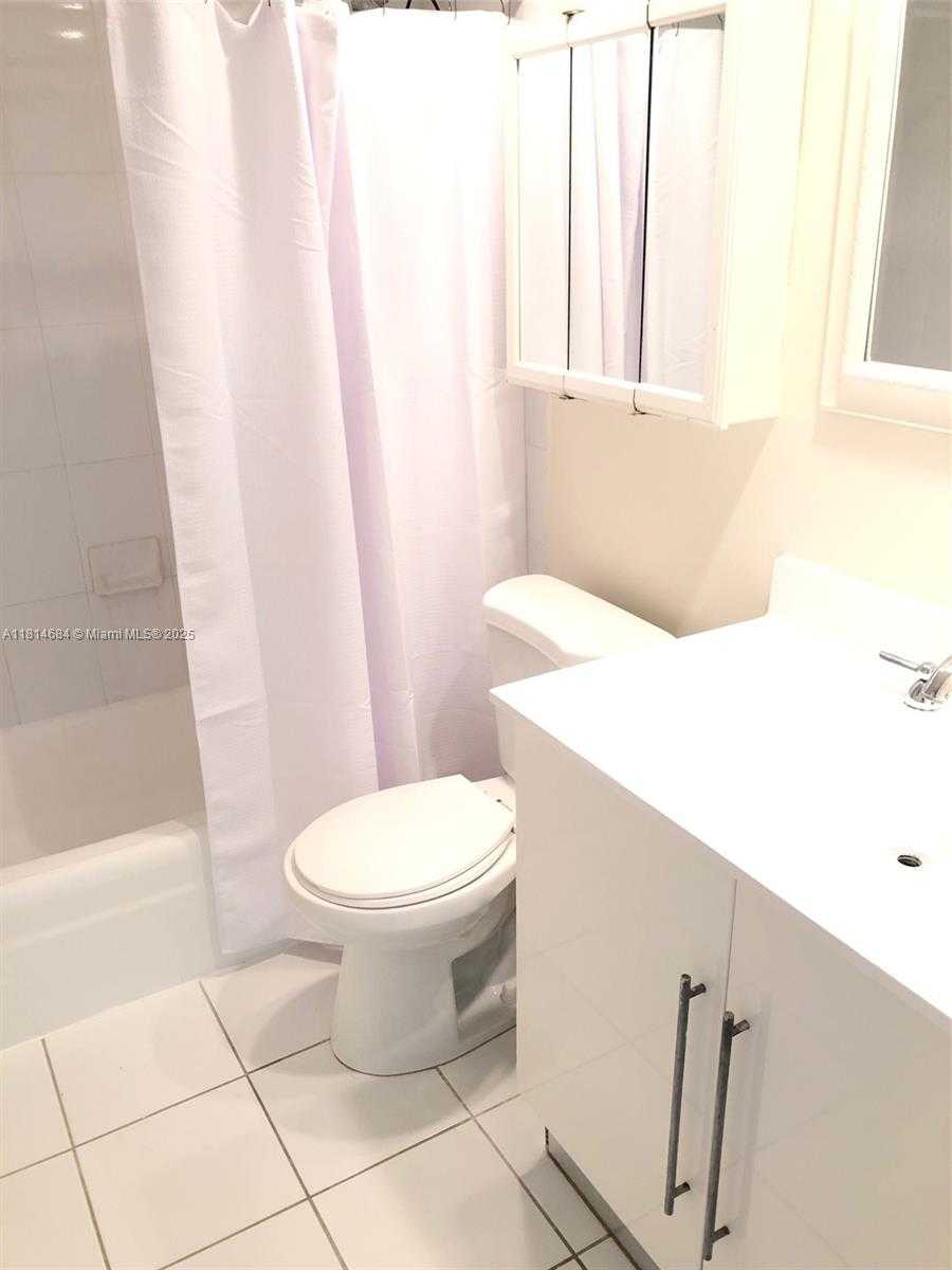 Small Image of 3001 SOUTH OCEAN DR #229, Hollywood Number 4