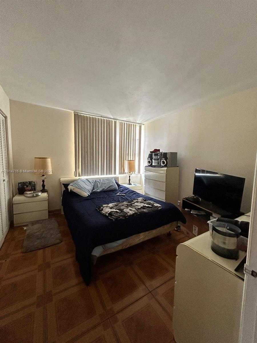 Small Image of 920 NORTH EAST 199TH ST #2S Apt 217, Miami Number 10