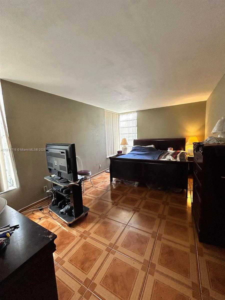 Small Image of 920 NORTH EAST 199TH ST #2S Apt 217, Miami Number 13