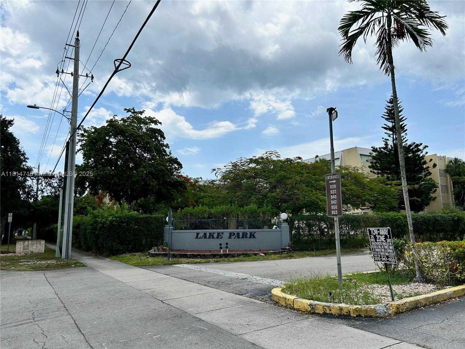 Small Image of 920 NORTH EAST 199TH ST #2S Apt 217, Miami Number 2