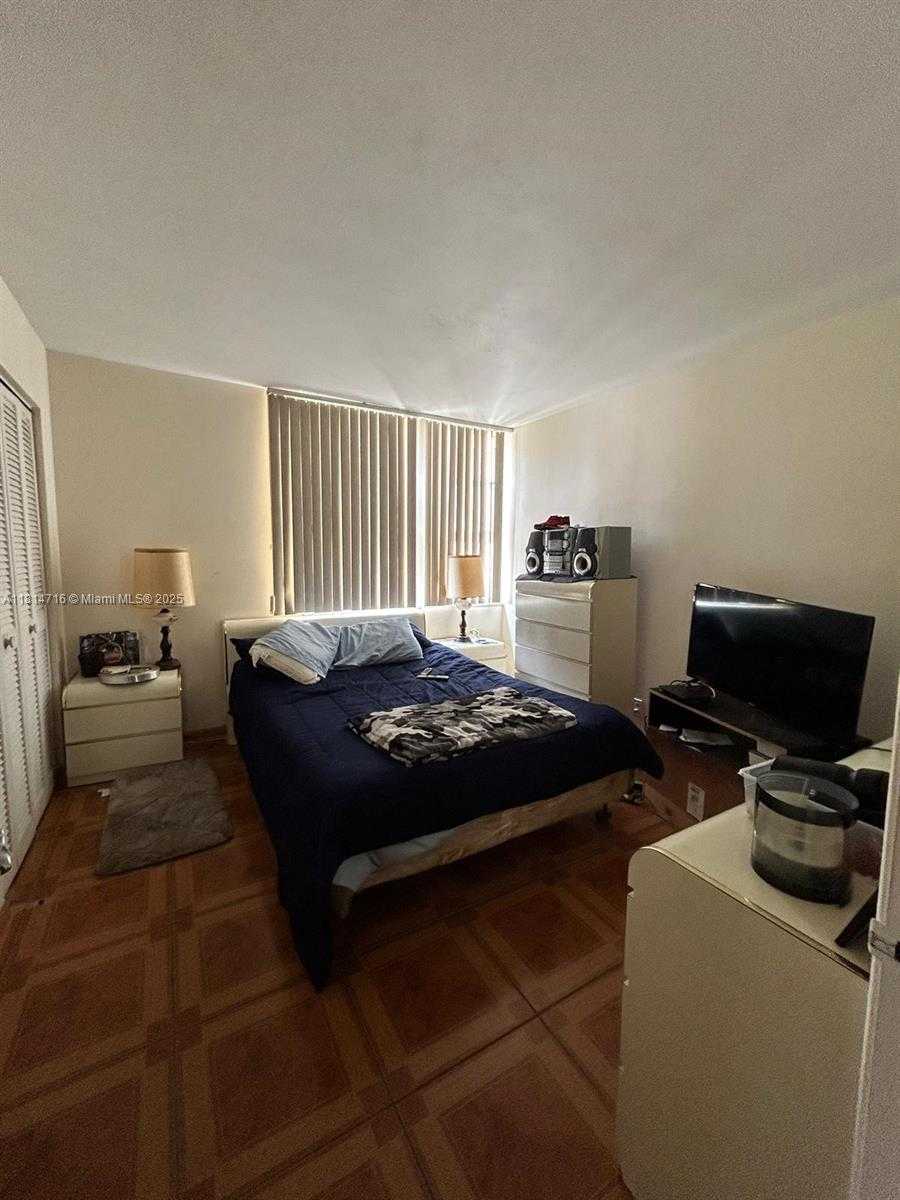 Small Image of 920 NORTH EAST 199TH ST #2S Apt 217, Miami Number 9