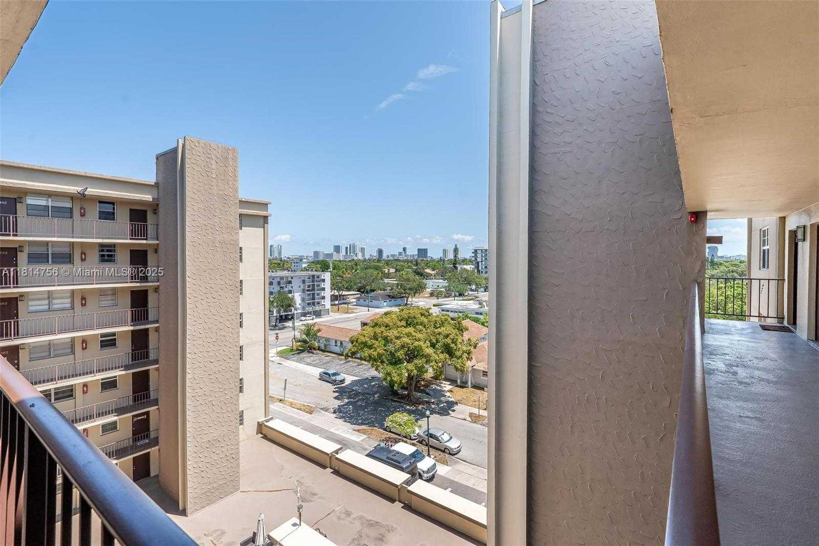 Small Image of 1811 JEFFERSON ST #710, Hollywood Number 23