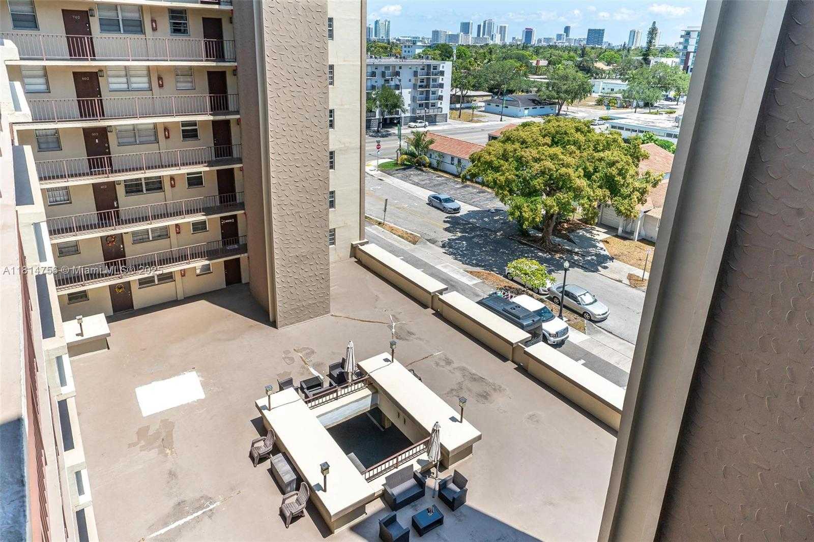 Small Image of 1811 JEFFERSON ST #710, Hollywood Number 24