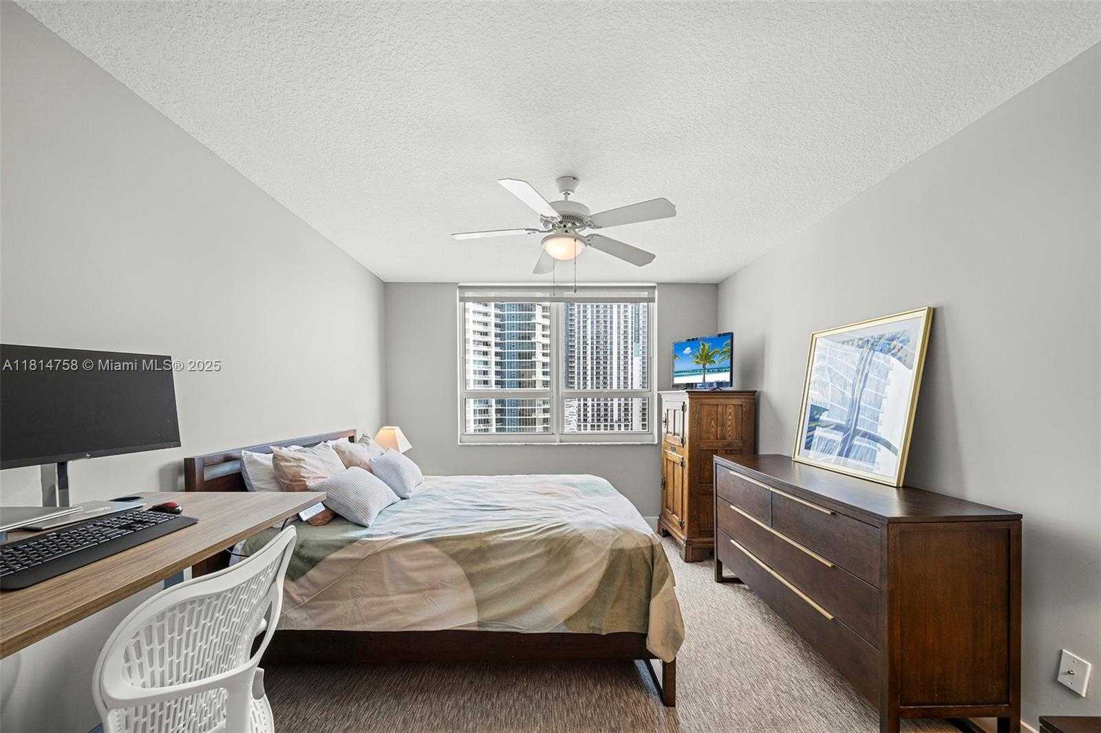 Small Image of 2000 NORTH BAYSHORE DR #1011, Miami Number 12