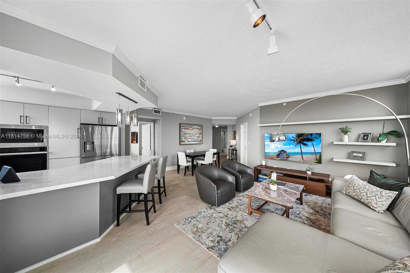 Small Image of 2000 NORTH BAYSHORE DR #1011, Miami Number 4