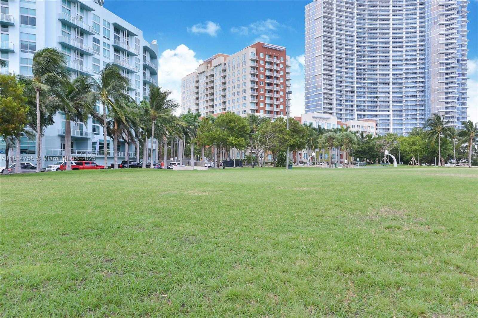 Small Image of 2000 NORTH BAYSHORE DR #1011, Miami Number 41