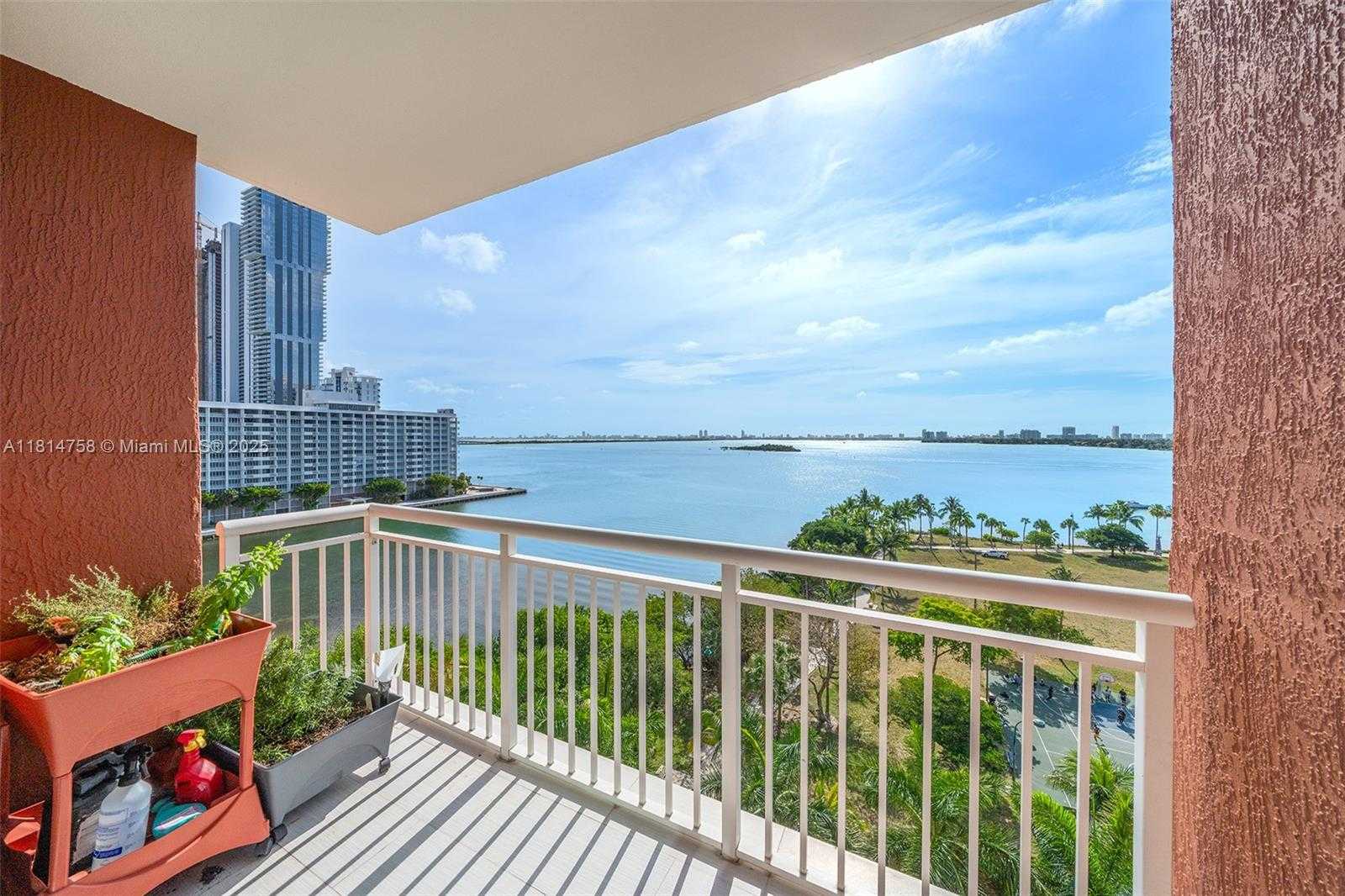 Small Image of 2000 NORTH BAYSHORE DR #1011, Miami Number 9